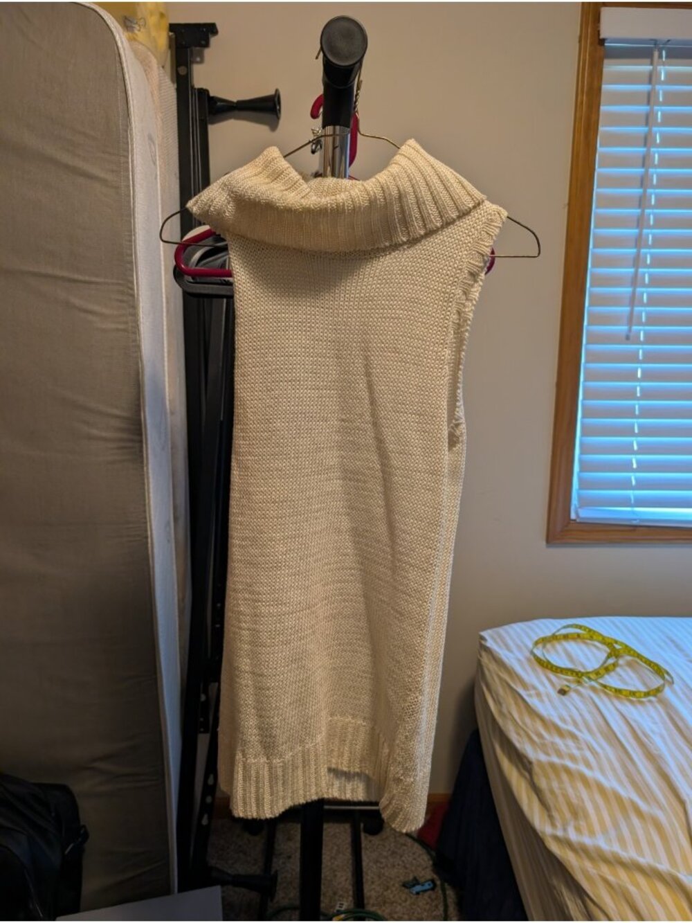 Ralph Lauren Black Women’s M Cream Sleeveless Turtleneck Sweater Italian Yarn